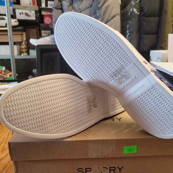 Man's boat shoes - Picture 7 of 8